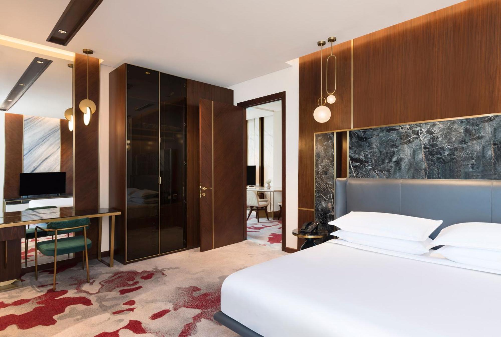Velero Hotel Doha Lusail Bagian luar foto A bedroom at the hotel